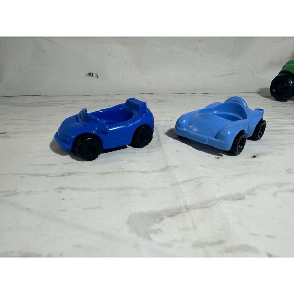 Fisher Price Little People BLUE CAR VEHICLE RAMPS GARAGE HOUSE 2001 Lot Of 2 - Picture 2 of 7